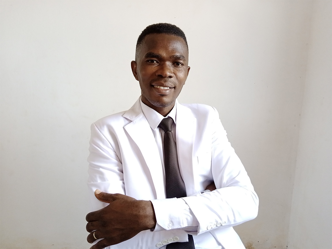 Pastor Victor 3