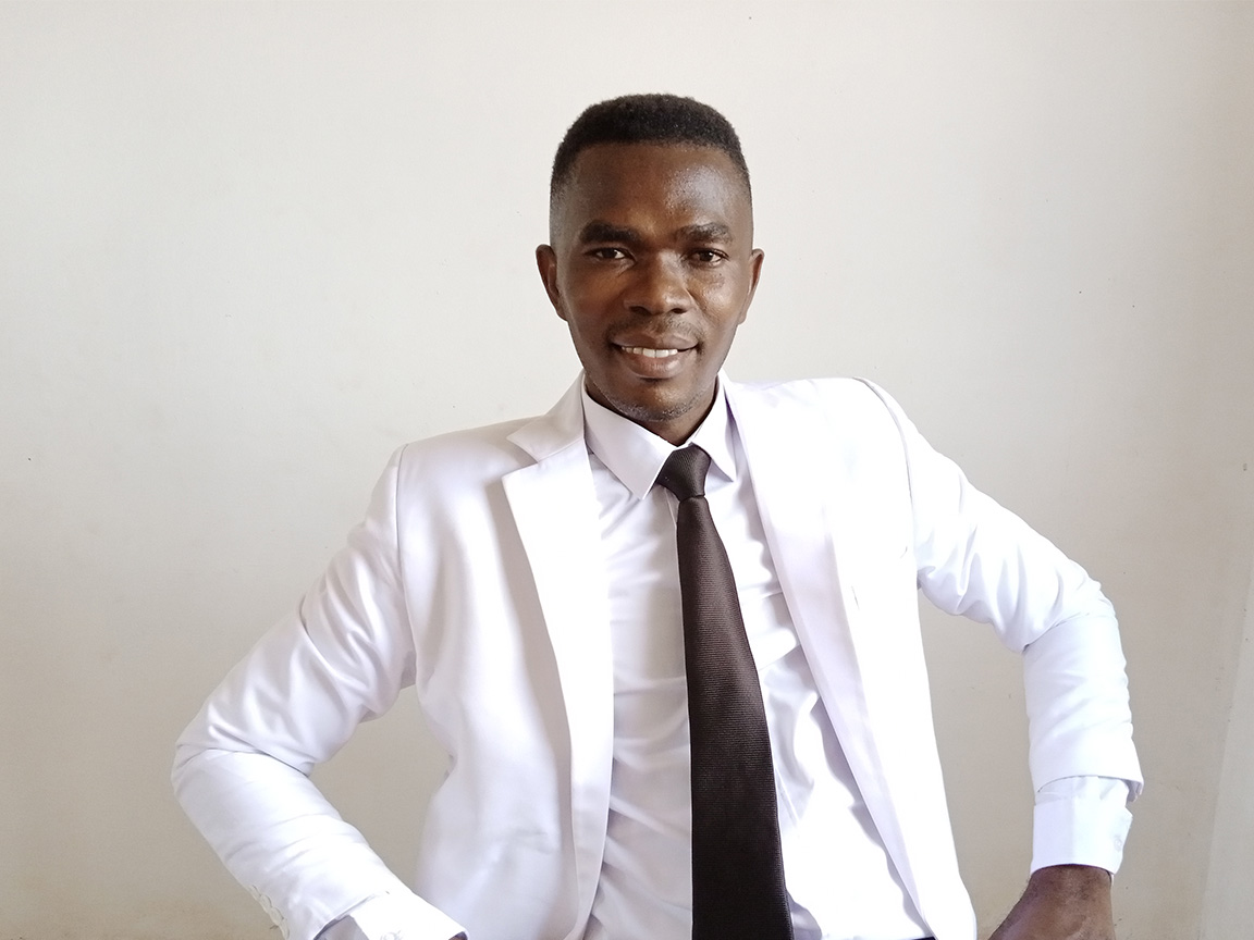 Pastor Victor 4